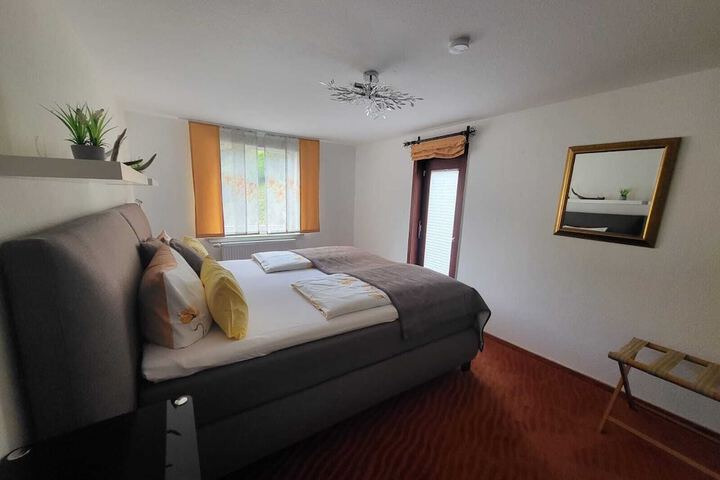 Room 14 of 64