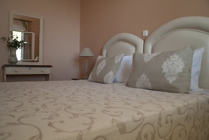Room 8 of 38