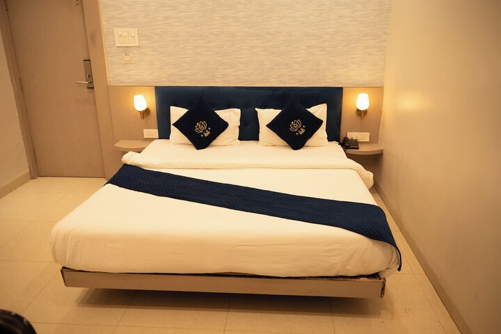 Room 16 of 44