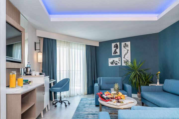 Room 102 of 254