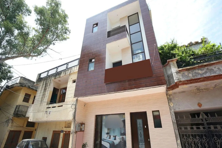 OYO 16697 Hotel Randhawa