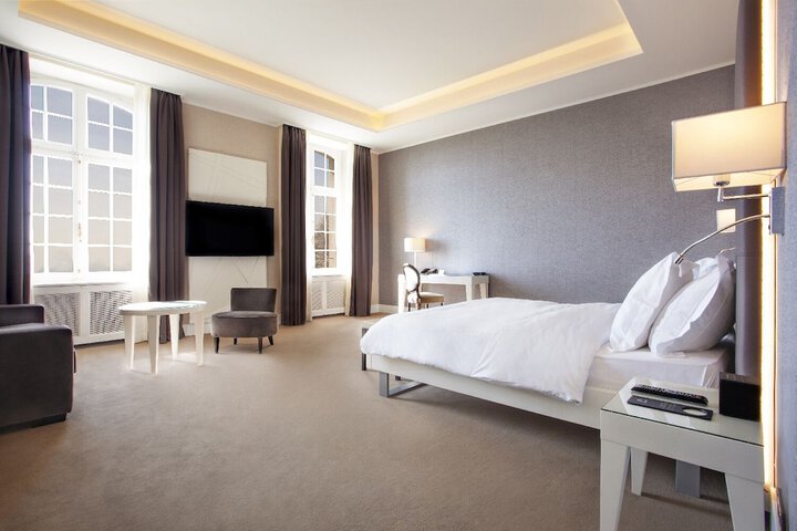 Room 8 of 41