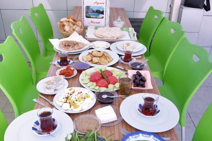 Breakfast/Coffee Service 50 of 83