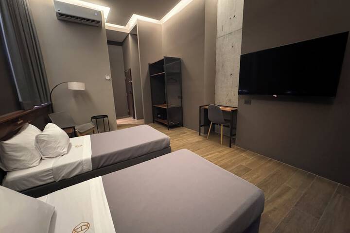 Room 6 of 23