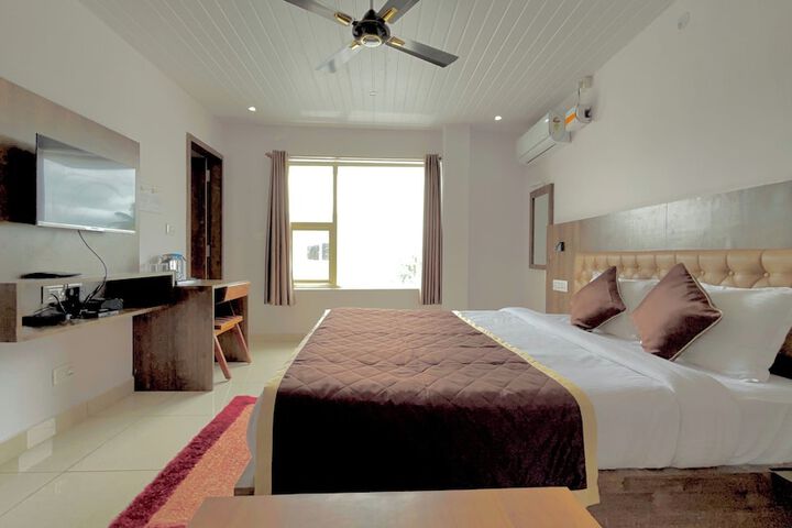 Room 10 of 25