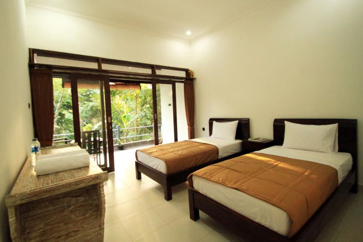 Room 4 of 38