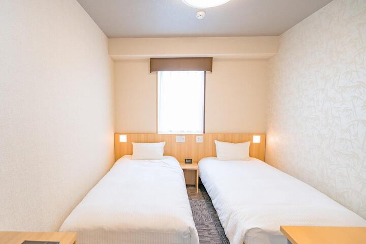 Room 18 of 43