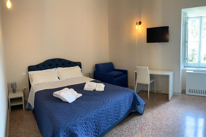 Room 4 of 55