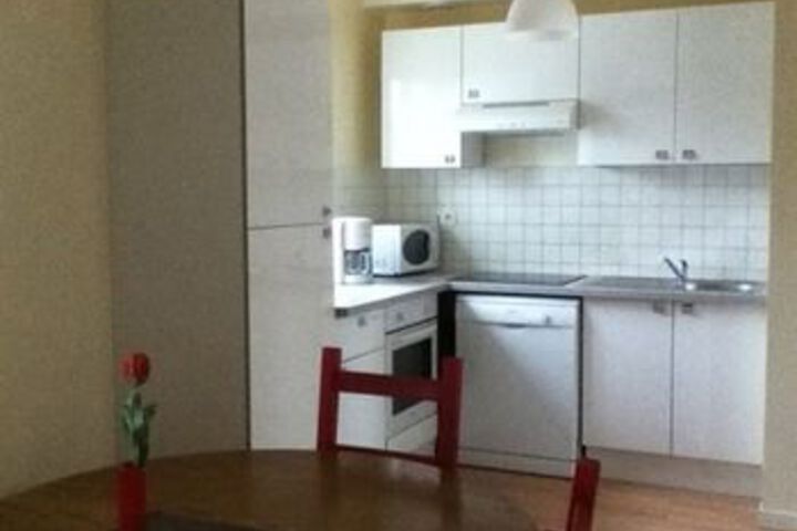 Room 8 of 14