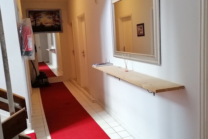 Ballroom/Hall 19 of 30