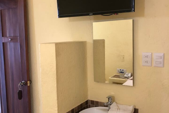 Room 5 of 19