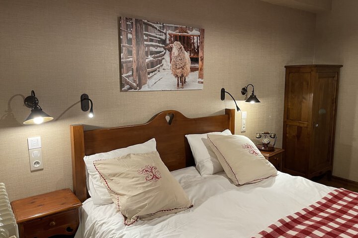 Room 5 of 42