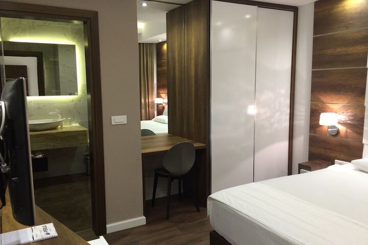 Room 20 of 140