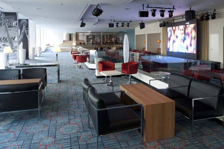 Lounge 80 of 81