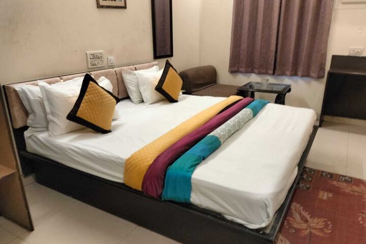 Room 7 of 31
