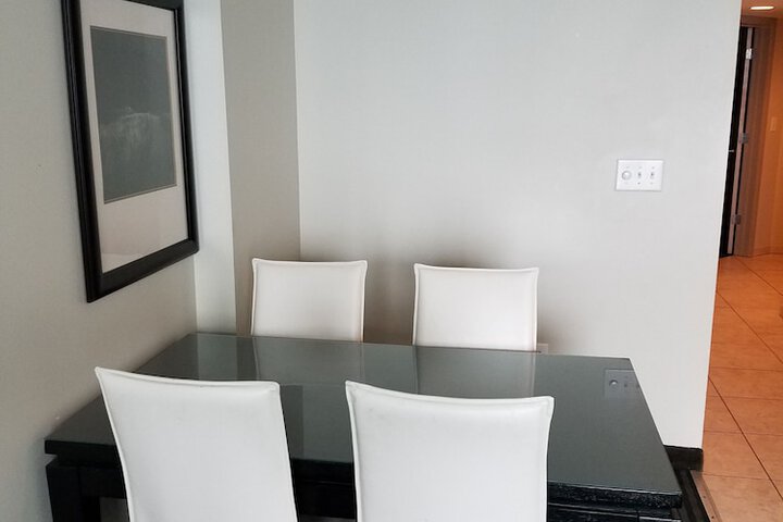 Room 49 of 190