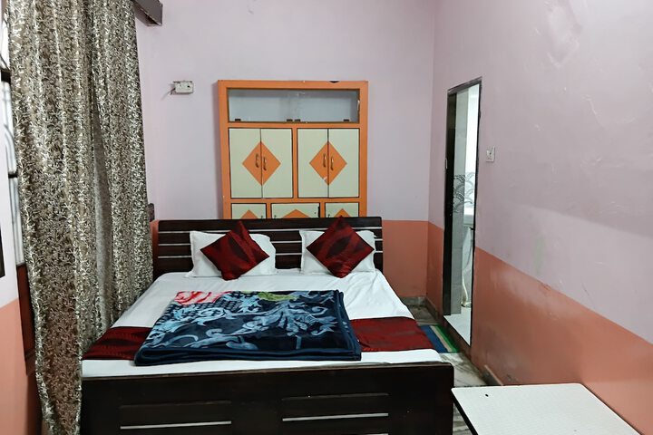Room 5 of 20