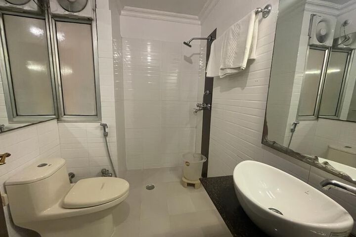 Room 12 of 22
