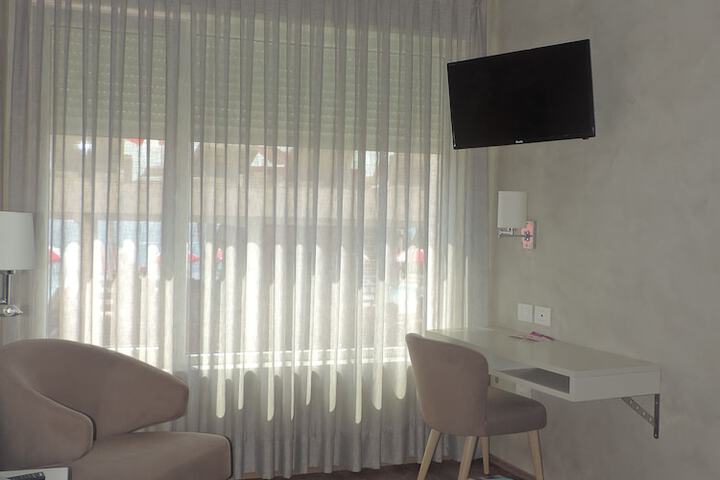 Room 92 of 253