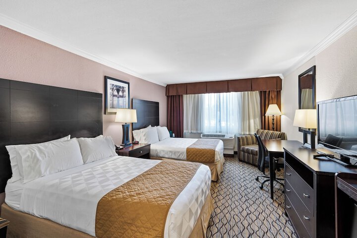 2 Double Beds (1 of 3)