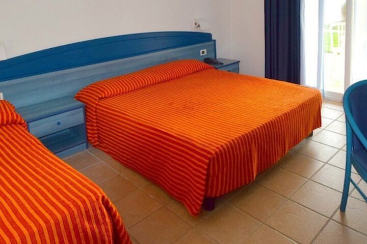 Room 5 of 53