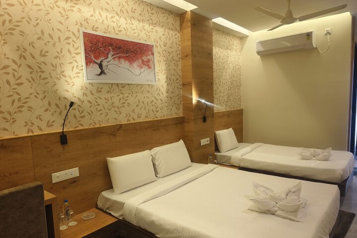Room 3 of 29