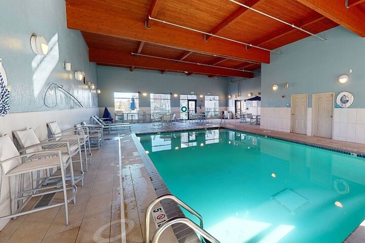 Pool Hotel