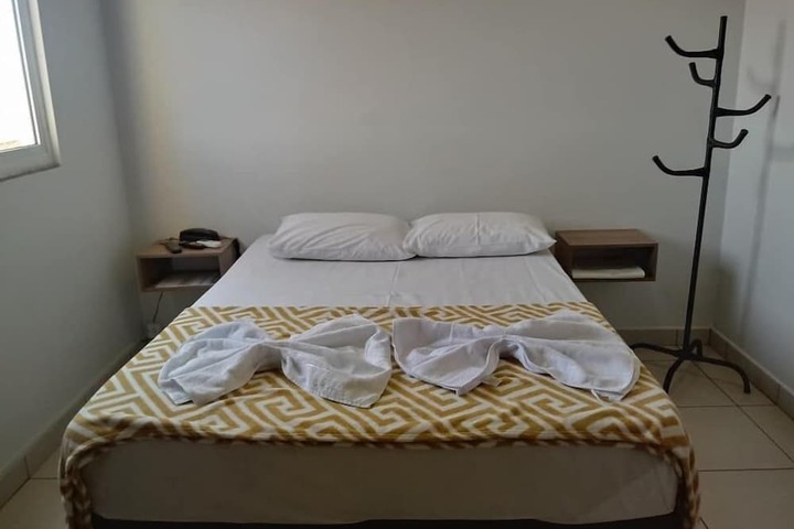 Room 6 of 25