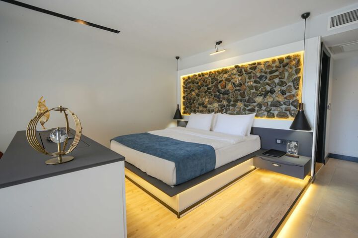 Room 15 of 155