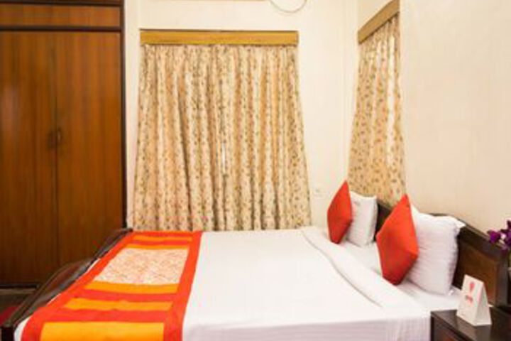 Room 8 of 15