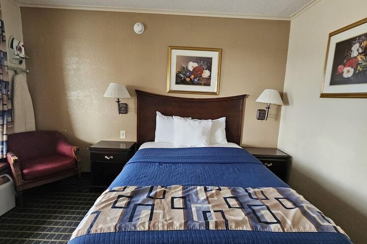 Room 25 of 82