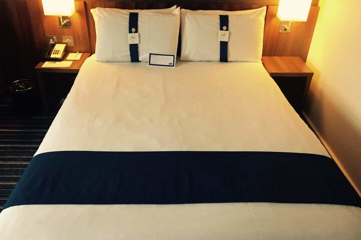 Room 3 of 78