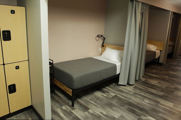 Room 19 of 39