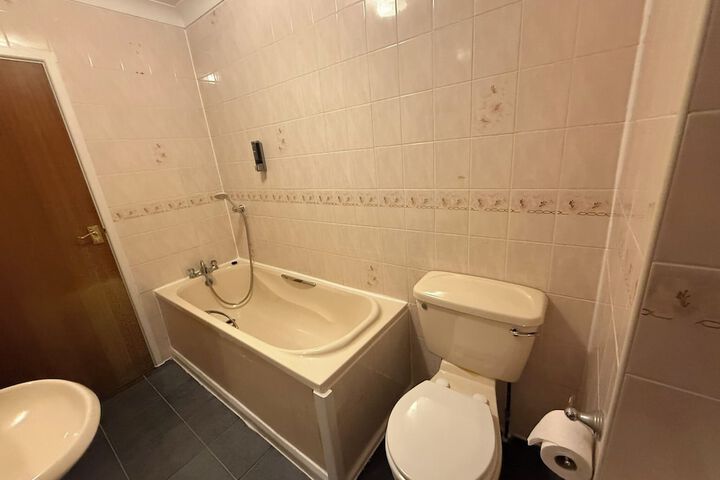 Room 65 of 126