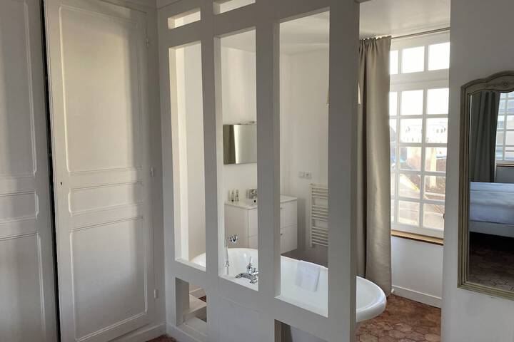 Room 21 of 40