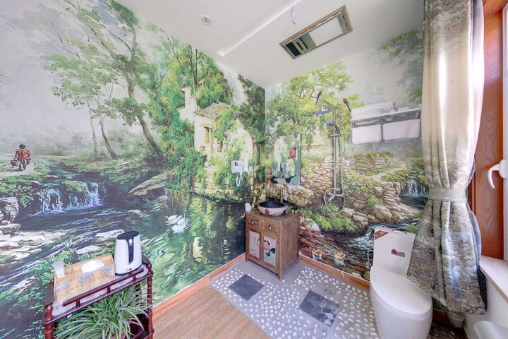 Room 43 of 58