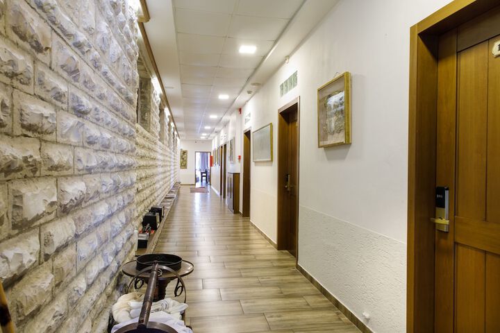 Ballroom/Hall 53 of 68