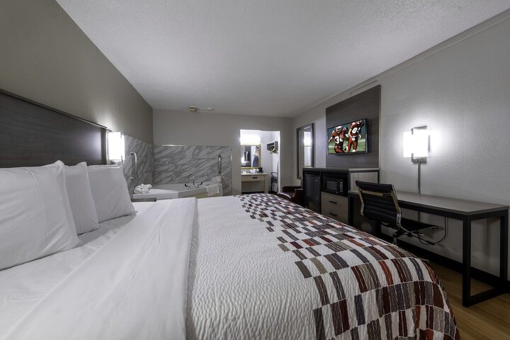 Superior King Bed (5 of 16)