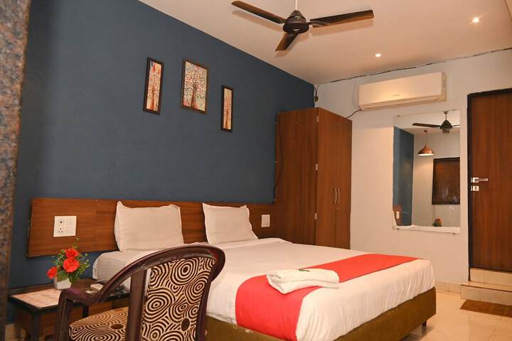 Room 10 of 20