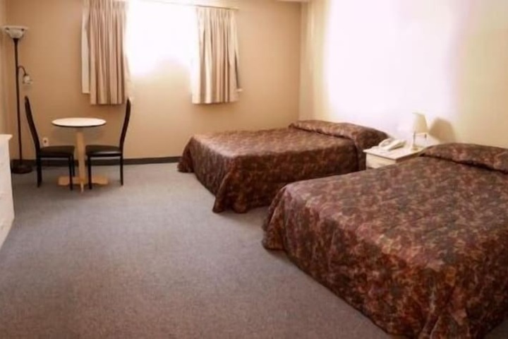 Room 15 of 32