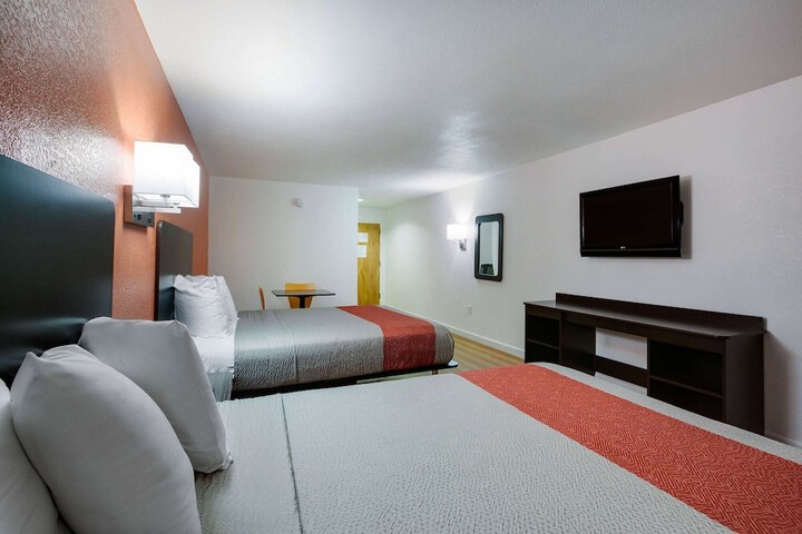 Room 9 of 45