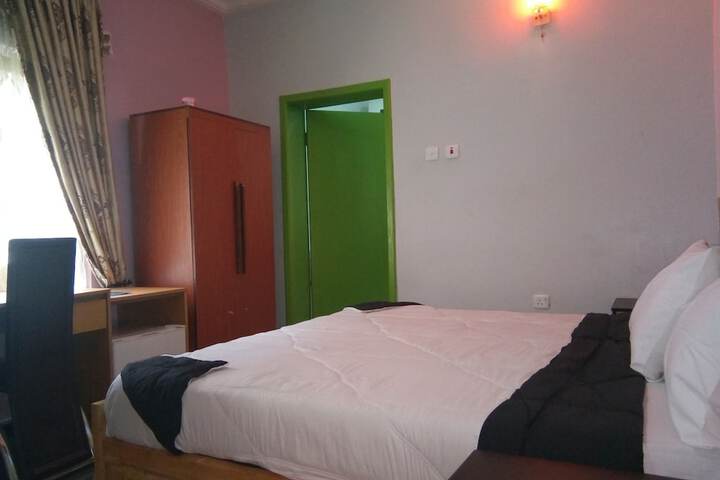 Room 5 of 23
