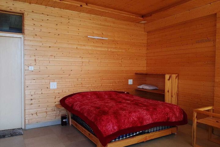 Room 3 of 68