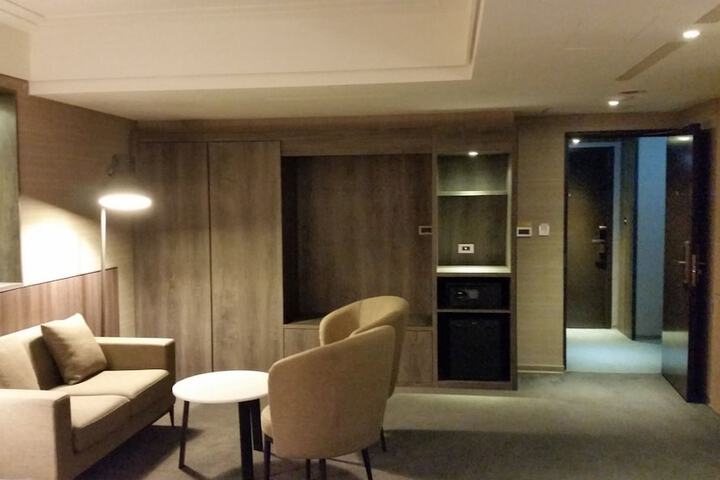 Room 7 of 26