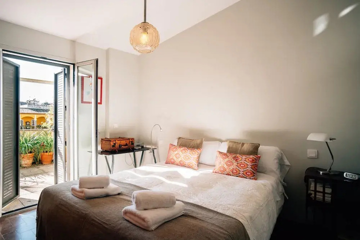 Room 5 of 19