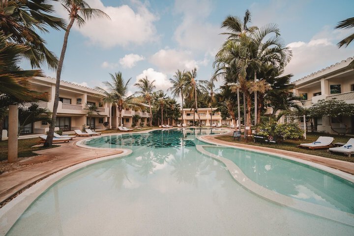 Pool 72 of 136