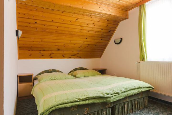Room 11 of 29