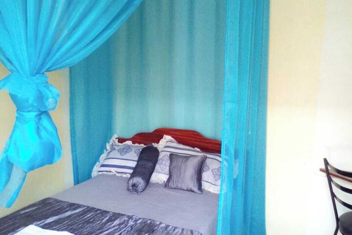 Room 8 of 20