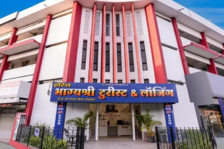 FabHotel Bhagyashri Executive