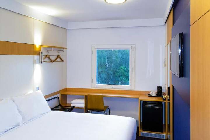 Room 15 of 35